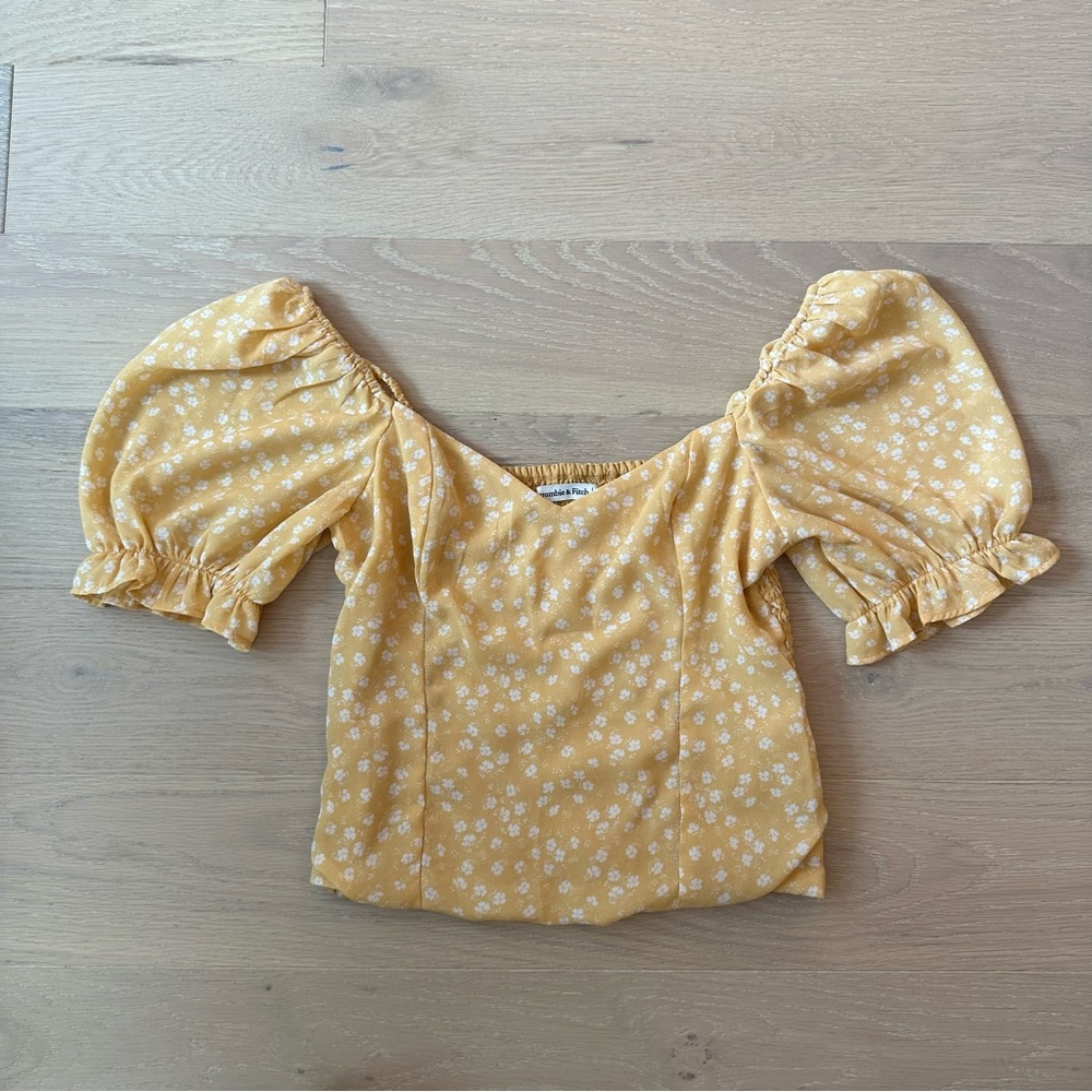 A&F Size Small Yellow Floral White Pattern Puff Sleeve Top/Blouse